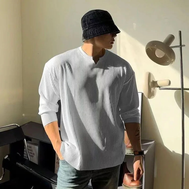 Mens Vneck loose fitting long sleeved Tshirt for spring and summer arrivals fitness muscle fit comfortable sportswear 250411Z