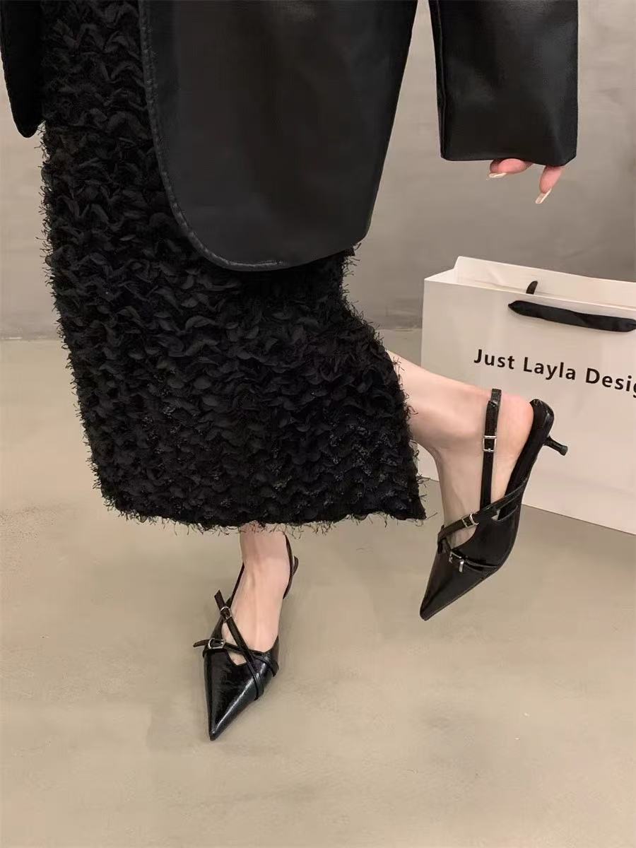 High Heeled Shoes For Women In Spring And Summer 2025 New Retro Style With Pointed Toes, Thin Heels, Belt Buckle Toe Closure Single Shoes With Skirts 