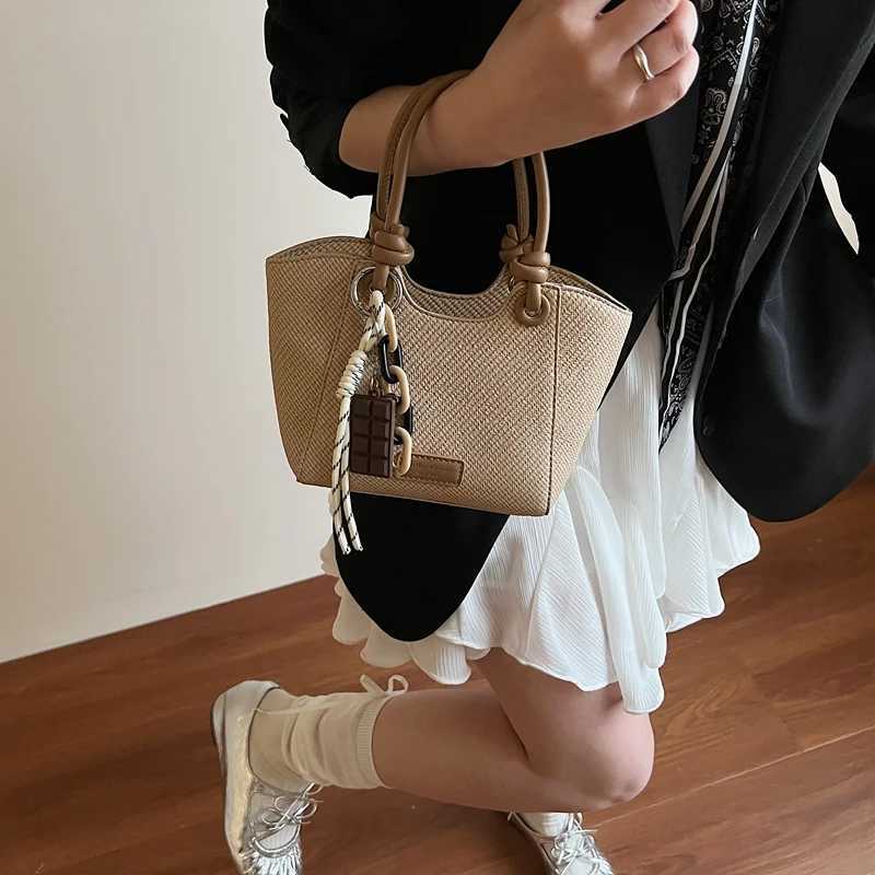 Fresher Style Top-handle Bags For Wen 2025 Summer Lat Trends Designer Handbags Luxury Shoder Cross Body Bag With Pendants Y251121