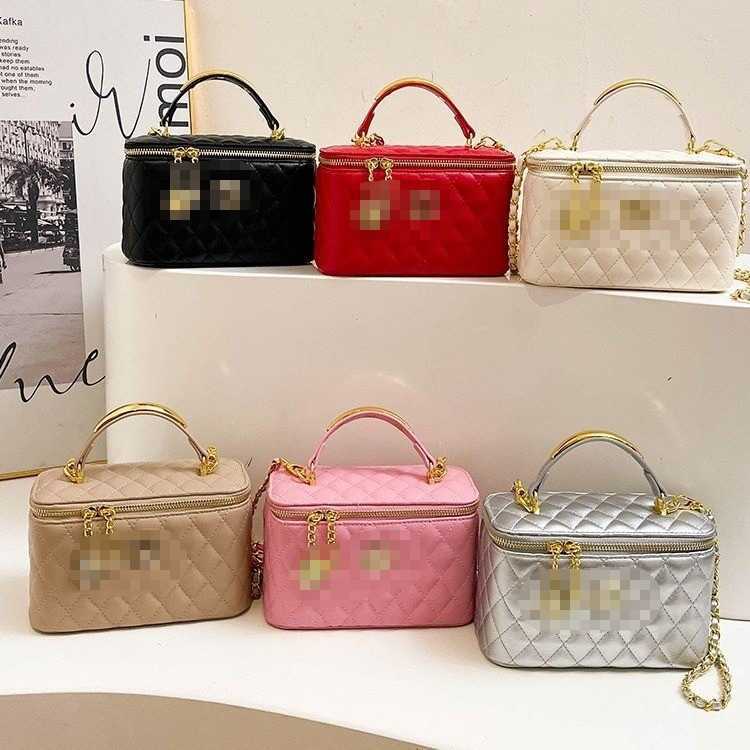 High quality designer bags Small niche feel large capacity light versatile for commuting fashionable womens trendy single shoulder diagonal cross bag