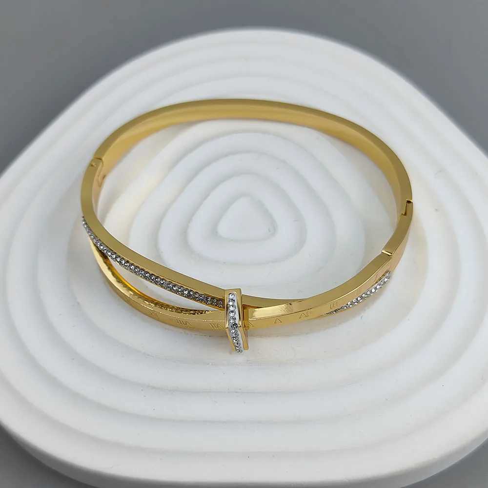 New striped cross zircon gold-plated stainless steel bracelet 18K high quality waterproof couple bracelet wife giftW251121