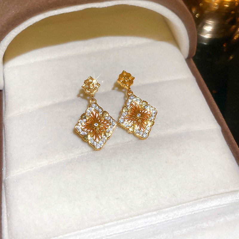 Real Gold Plated Silver Needle Flower Mother-of-Pearl Zircon Double-Sided Design Sense Studs Vintage Fashion Light Luxury Earrings for Women - view 4