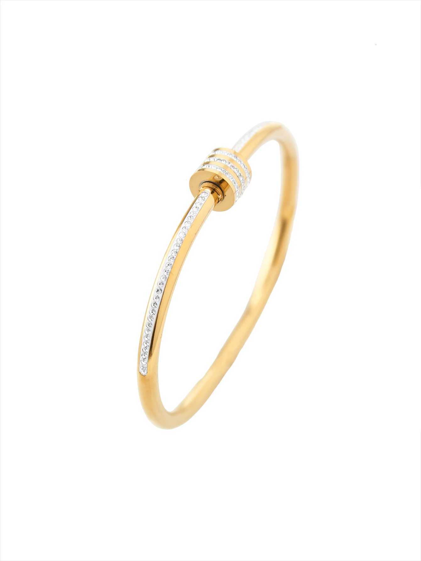 Elegant Temperament Delicate StainlESS Steel With Diamond four-leaf cLOVEr Small Waist Hollow Bracelet FemaleW251121