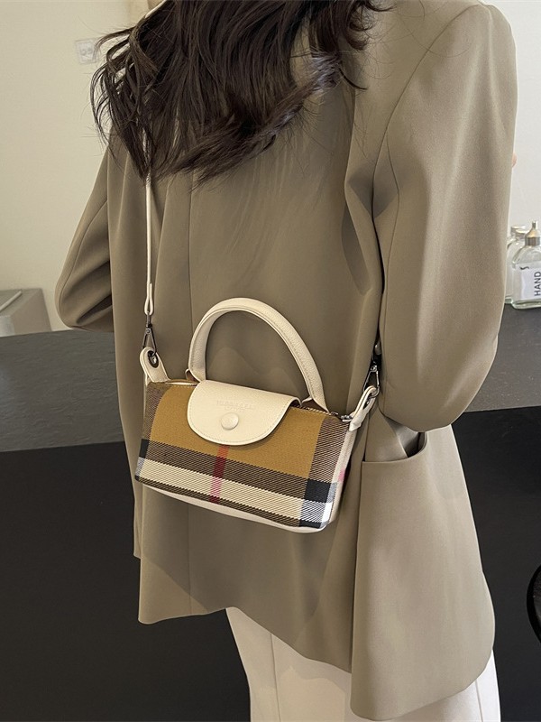 free shipping Designer Shoulder Bags 2025 New Retro Plaid Dumpling Bag Fashionable British Style Mini Handheld Crossbody Trendy Minimalist Bags