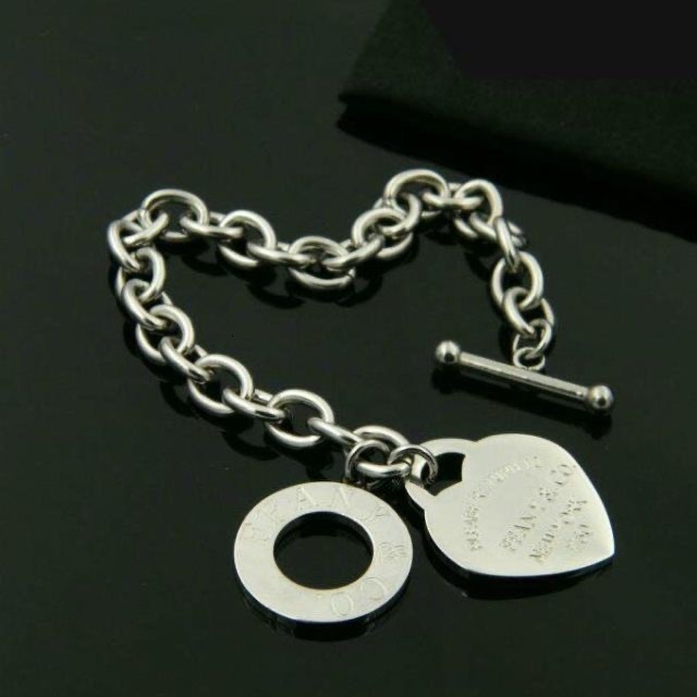 Love titanium steel women's necklace OT buckle niche high-end design heart-shaped bracelet can be engraved with words