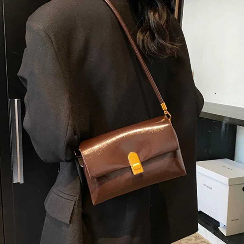 Solid Color Flap Pu Leather Crossbody Bag For Wen Fi Trend Underarm Shoder Bag Wens Designer Handbag and Purse Y251121