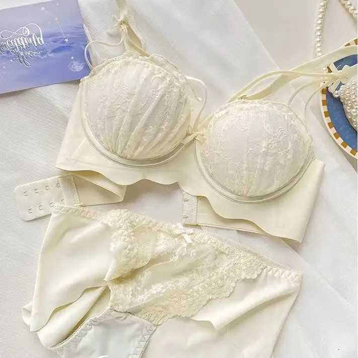 New Sweet and Cute Girl-free Undergarment Womens Comfortable Bra Cover SetXJ251106
