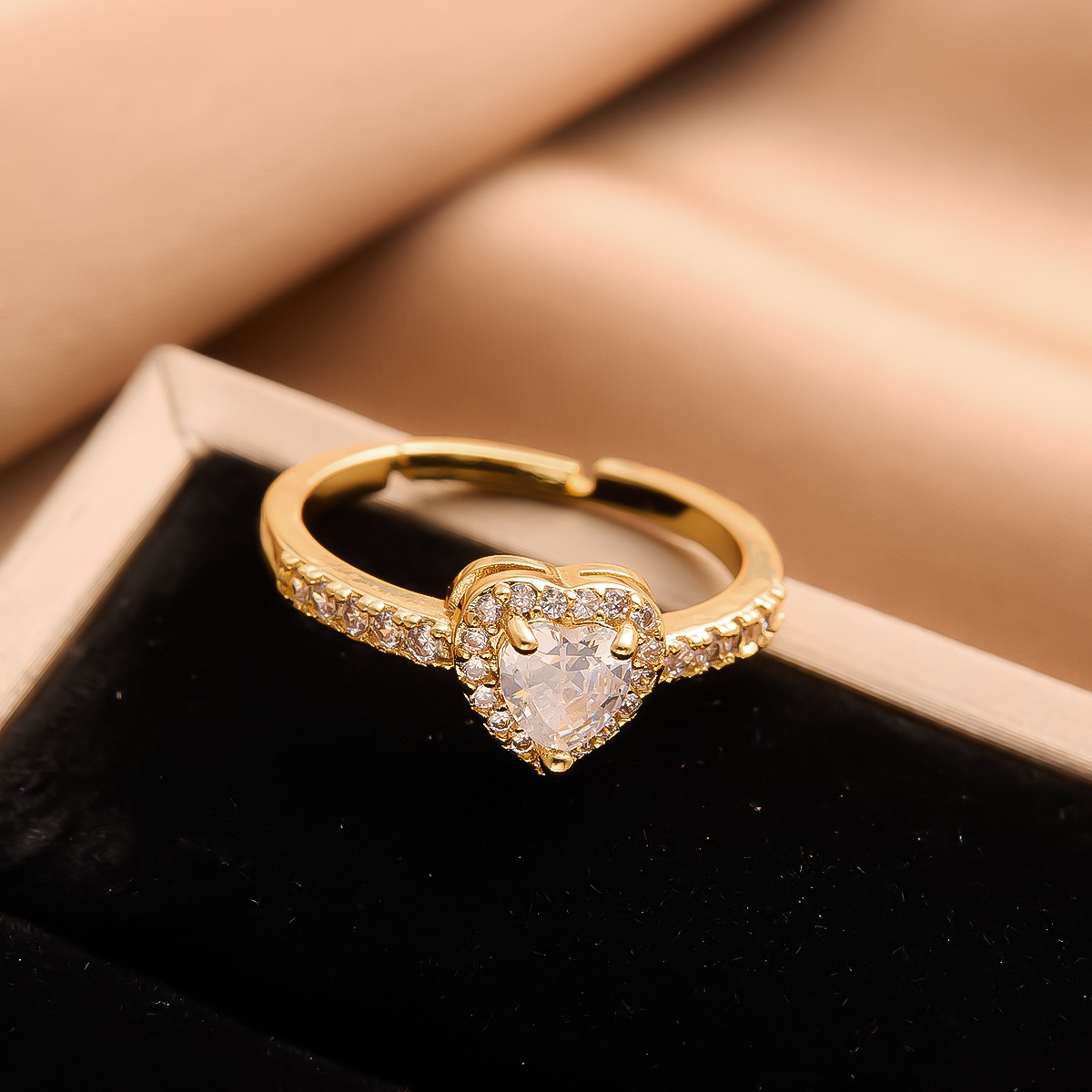2025 Light luxury non-fading open ring ins High quality gold designer diamond ring rings designer for women engagement men love ring Designer Ring Gif - view 4
