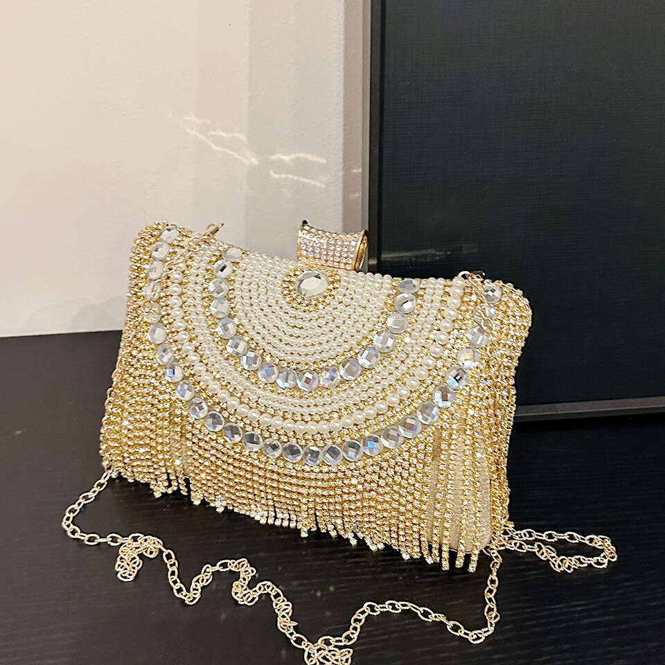 Evening gown bag pearl chain bags minimalist banquet women's 2025 new shoulder bags fashionable chain shoulder bags crossbody bag, elegant crysta