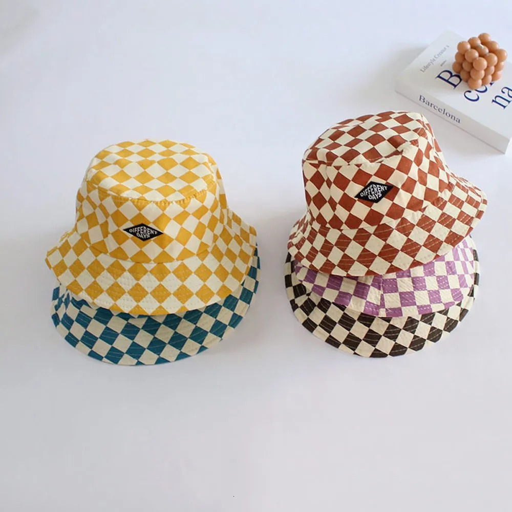 Fashionable checkered pattern childrens bucket hat cute smooth baby boy and girl sun soft fisherman Panama 250414z