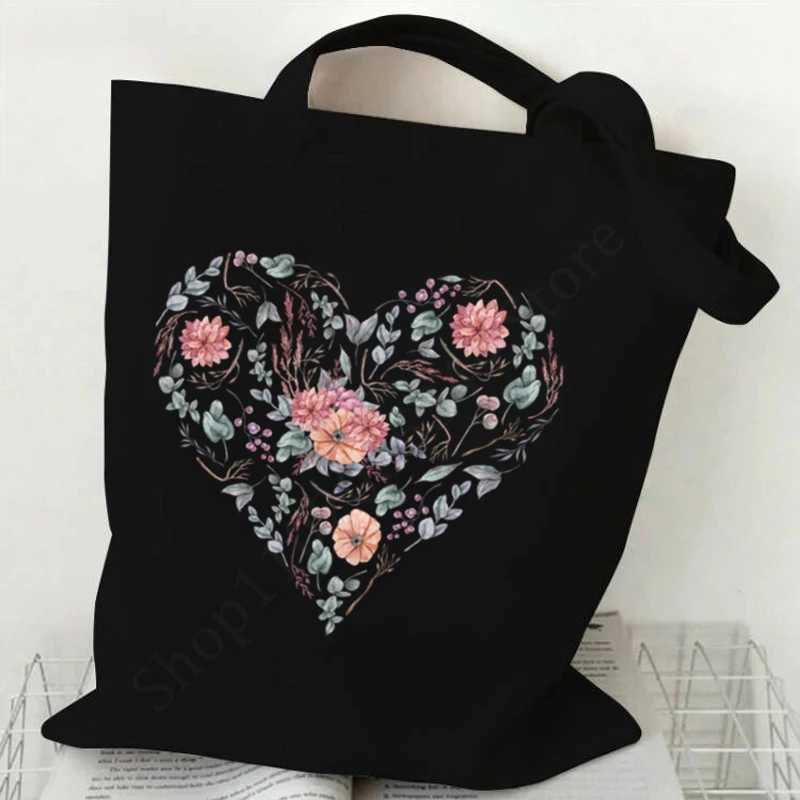 New Aesthetics Sweet Heart Flower Womens Shoulder Bags Casual Fashion Heart Series Canvas Tote Bags INS Funny Student HandbagsT251121