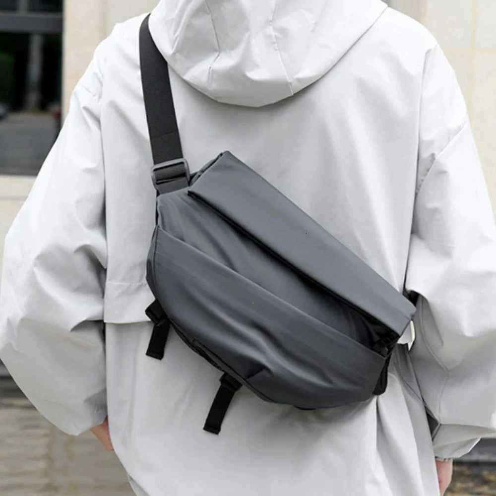 Fashion Premium Waterproof Magnetic Buckle Crossbody Bag Persality Fi Men Messenger Bag Black Minimalist Shoder Bags Men Bag Y251121