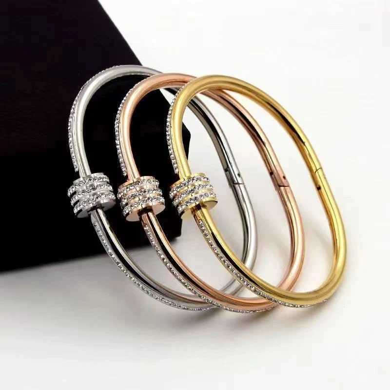 Charming Shiny Crystal Round Bangle For Women Gold/Silver/Rose Gold Color Metal Bracelet Exquisite Korean Style Girls JewelryW251121