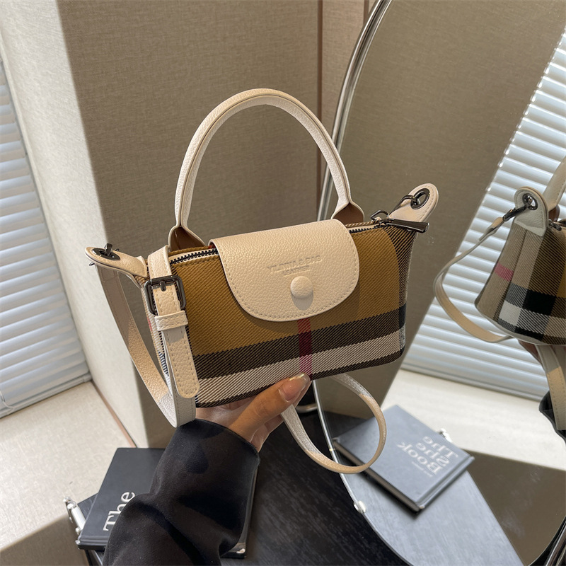 free shipping Designer Shoulder Bags 2025 New Retro Plaid Dumpling Bag Fashionable British Style Mini Handheld Crossbody Trendy Minimalist Bags