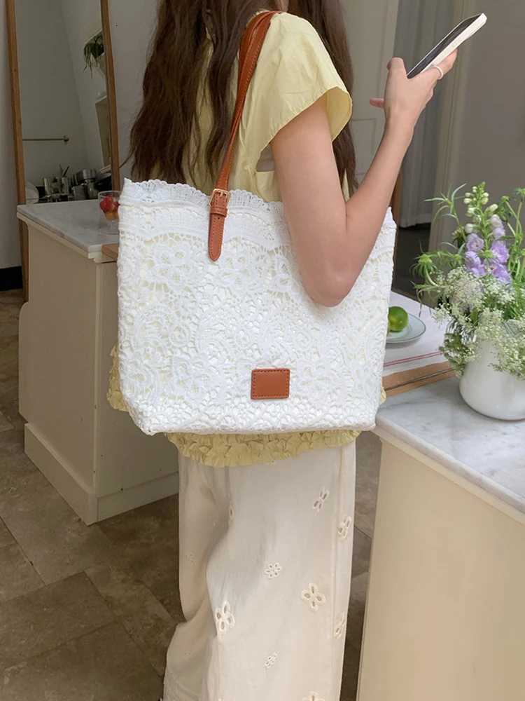 2025 New Lace Large Capacity Shoulder Bag Gentle Womens Daily Commuter Bag Fashionable Casual Handheld Womens BagT251121