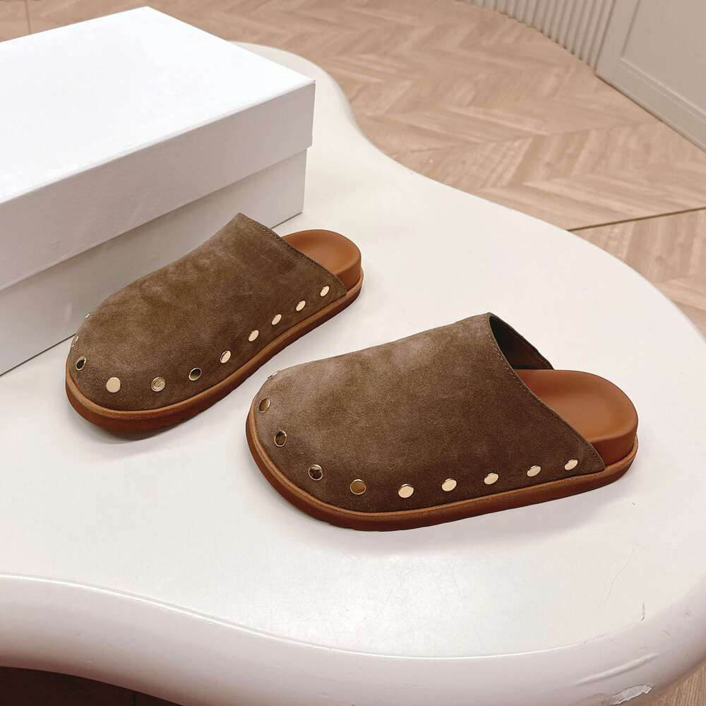 Women Natural Cow Suede Mules Flat Platform Rivets Slippers Round Toes Leisure Flats Designer Shoes atillas De Mujer