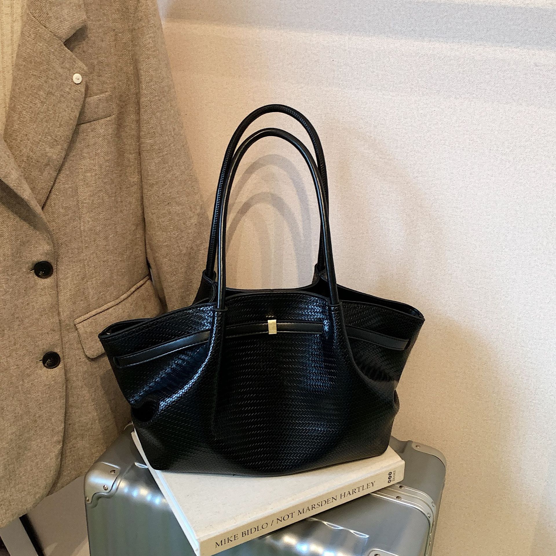 Large capacity vintage Demelier tote bag fashion pleated wing bag shoulder bag casual commuter foreign style bag