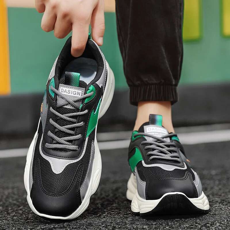 designer sneakers Autumn New Men Casual Fashion Non Slip Sneakers Thick Soled Wear-resistant Work Low-priced Hot Selg Walking Shoes