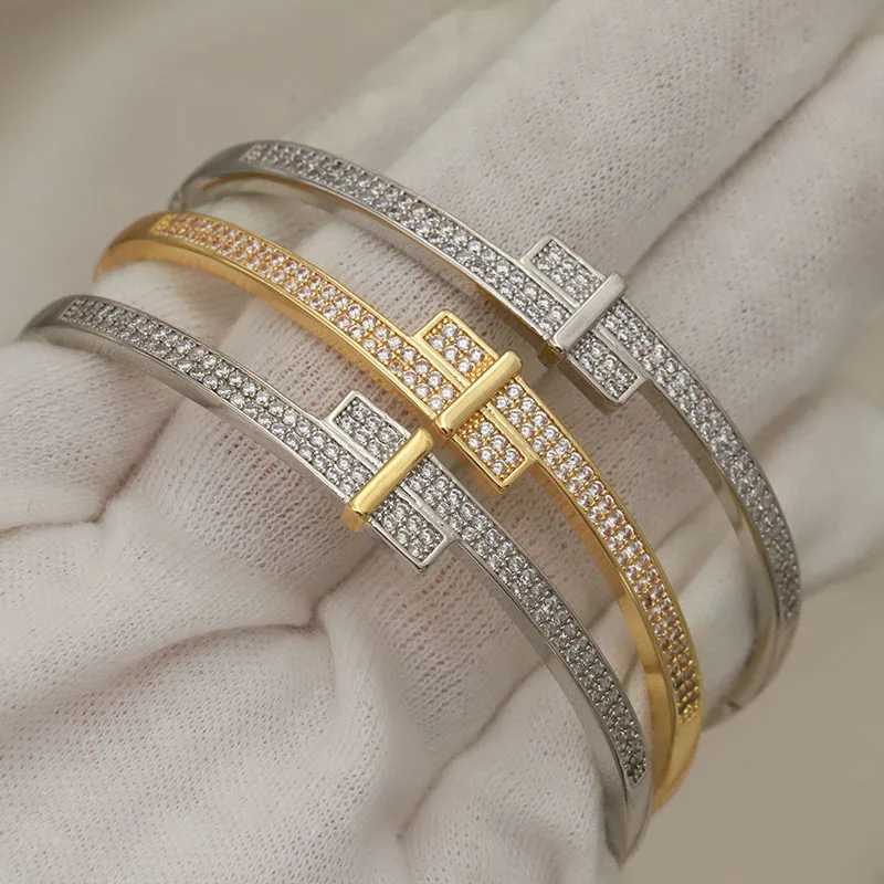 New Sight Crystal Geometric BanglesBracelet for Women Wedding Bridal Zirconia Bracelet Fashion Brand JewelryW251121