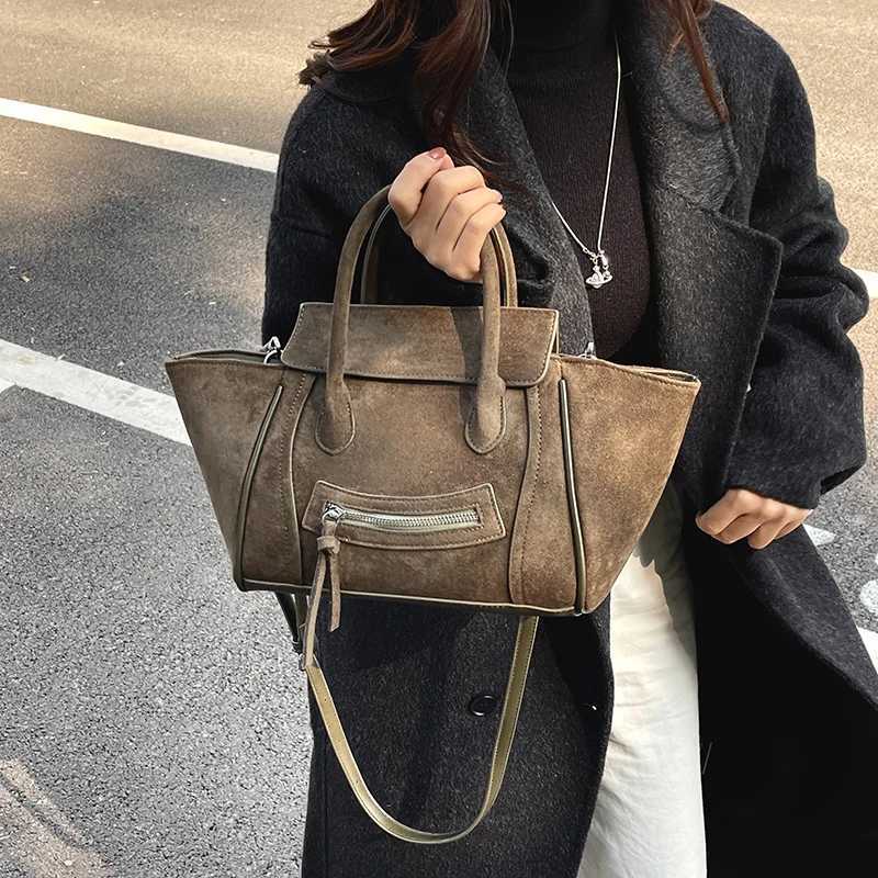 Fashion High-End Suede Bag 2025 New Large-Capacity Crossbody Bag Fiable Cmuter Handbag Wing Bag 8120XF Y251121