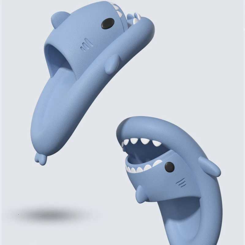 ChildrenSlippers Soft Sole Cartoon Shark Slipper Women Man Indoor Outdoor EVA Non-slip Slippers for Childrens Shoes SandalsW251121