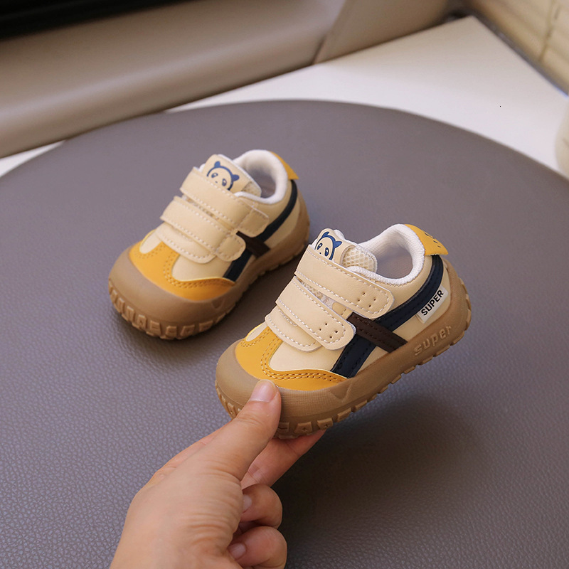 New hot selling designer children's shoes, indoor soft soled anti slip walking shoes, casual and fashionable sports shoes