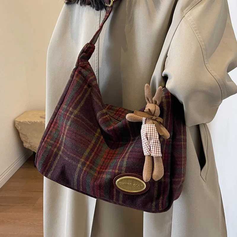 Ladies Plaid Tote Bag Trendy Crossbody Bag Elegant and Practical Shoulder Bags Handbag for Everyday Use Purses and HandbagsT251121