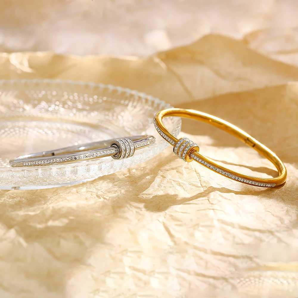 Exquisite Rhinestone Geometric Stainless Steel Bangle Bracelets for Women Gold Plated Charm Bracelet Waterproof JewelryW251121