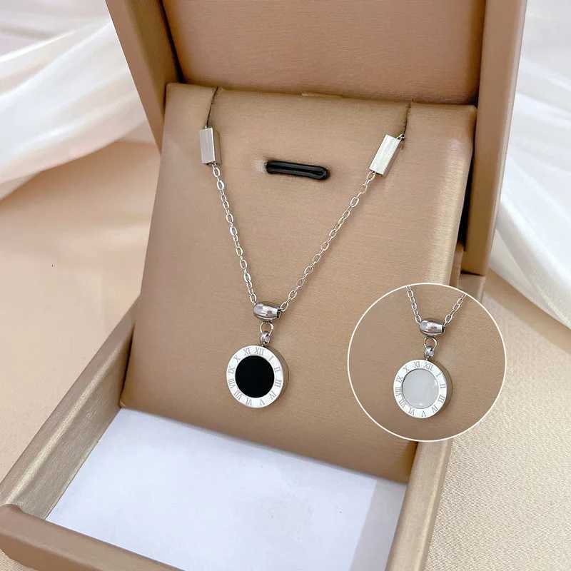 316L Stainless Steel 2-Color Roman Numeral Dial Shell Pendant Necklace For Women New Trend Girls Clavicle Chain Jewelry GiftsXJ251121
