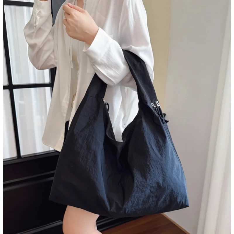 Women Simple Shoulder Bag Multi-Pocket Commuting Tote Bag Large Capacity Nylon Underarm Bag Versatile Shopping Handbag ToteT251121