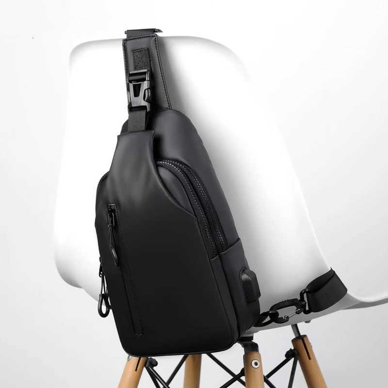 Fashion Mtifunctial ch bag mens cross bag with USB charging port and adjustable shoder strap suitable for daily cmuting Y251121