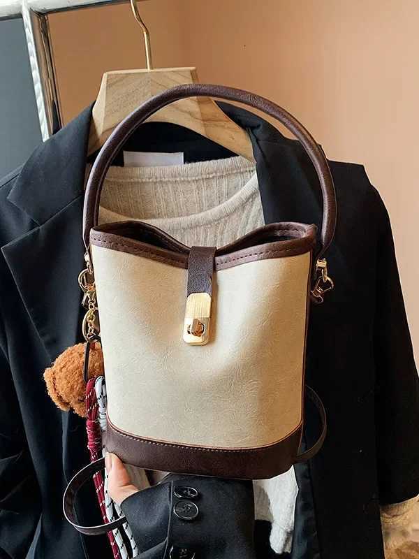 2025 new wens pu leather waterproof small casual fi messenger bag for work cmuting niche designer shoder bag handbag Y251121