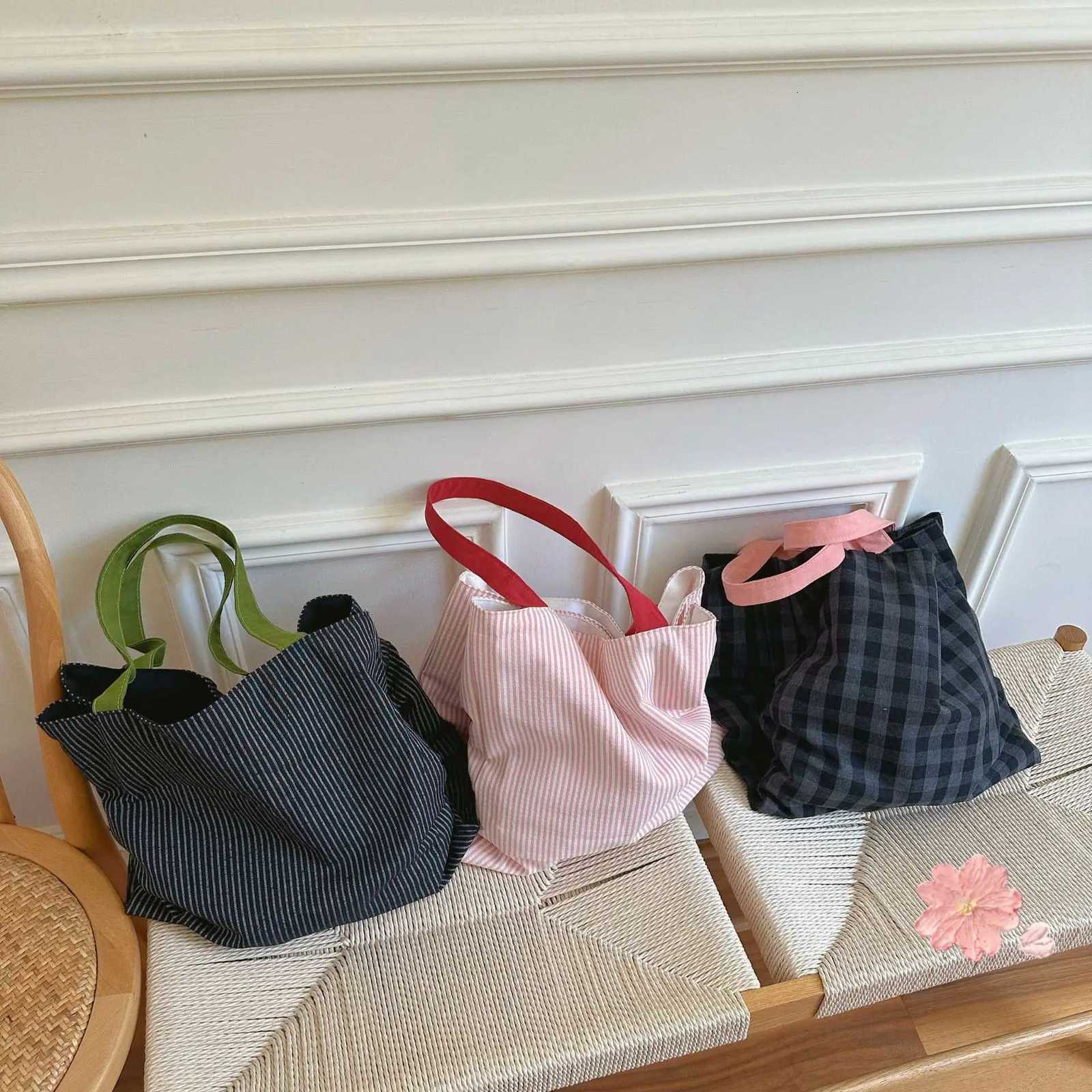 Tote Bag Luxury Designer High-Capacity Striped Korean Fashion Vintage Women Shoulder Bags Handbag Travel Bag High Quality UnisexT251121