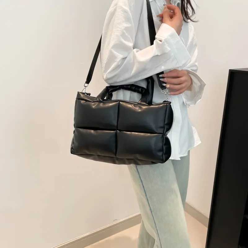 Luxury Soft Pu Leather Tote Bags for Wen Quilted Designer Handbags Cott Padded Winter Shoder Bag Space Down Bags 2025 NEW Y251121