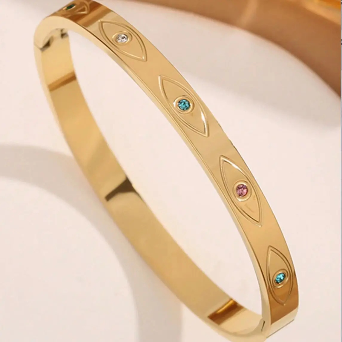 European and American Stainless Steel Clover Lucky Bracelet Fashion Womens Nail Gold 250421