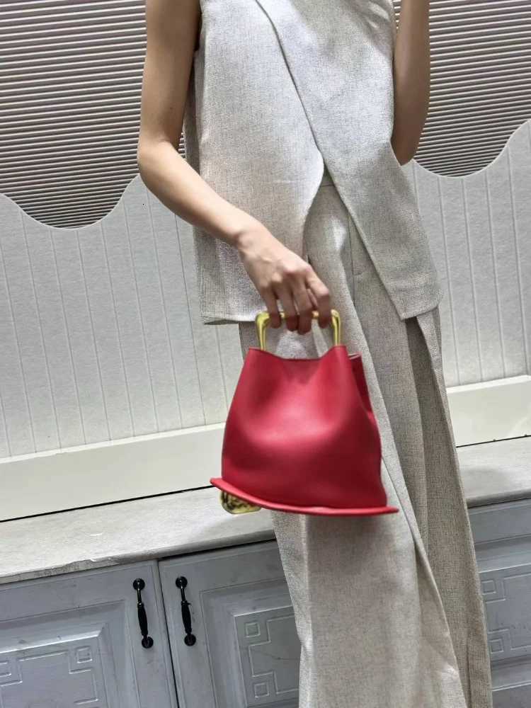 Stylish Irregar Bucket Tote Bag For Wen High-end Metal Handle PU Leather Shoder Crossbody Bags Fem Wedding Purse Cluh Y251121