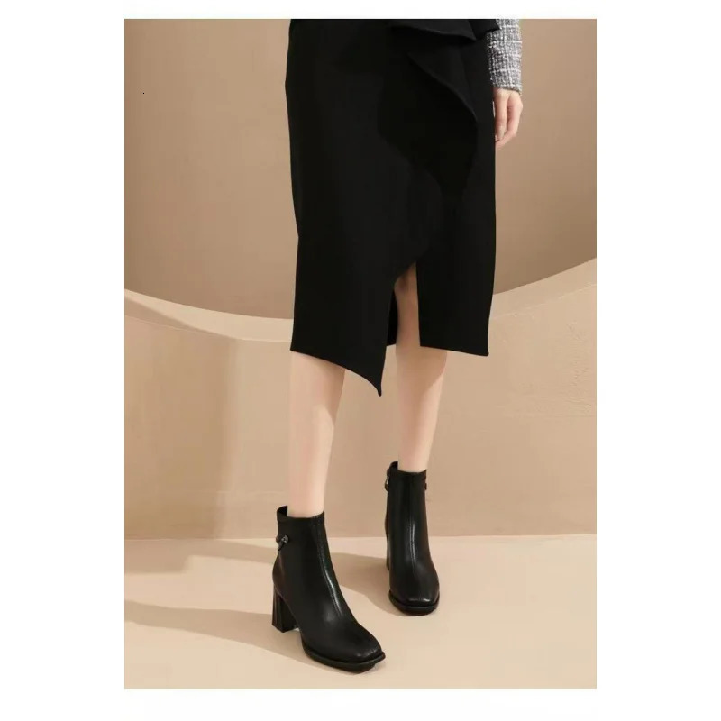 Versatile SlimFit Ankle Boots French Style Square Toe Chunky Heel Winter for Women Soft Leather Fur Lined 251121