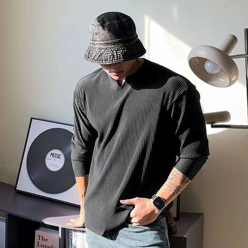 Mens Vneck loose fitting long sleeved Tshirt for spring and summer arrivals fitness muscle fit comfortable sportswear 250411Z