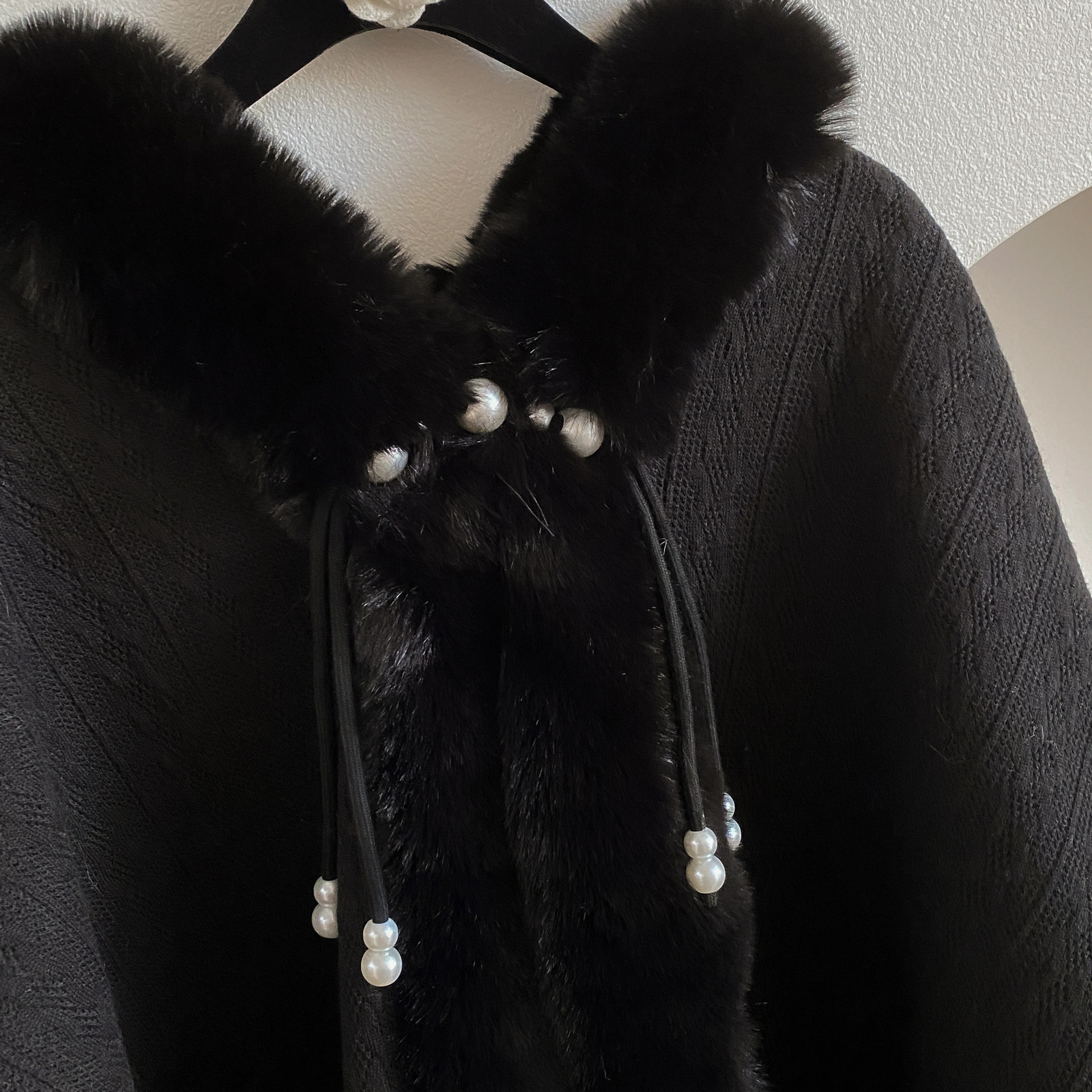 Winter Solid Poncho Thicken Fleece Collar Cape Coat Elegant Beautiful Women Christmas Party Dress Cloak Warm Wraps Gift 251112