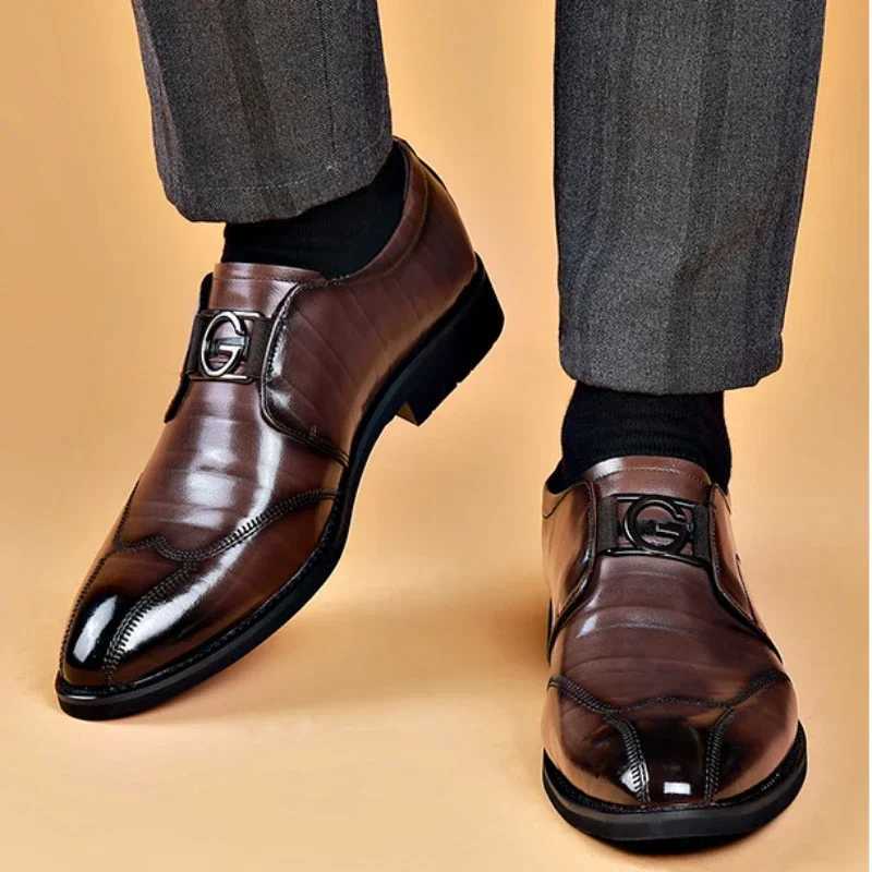 Business Men Shoes Patent Leather Man Brogues Shoes Fo Man Dress Shoe Loafers Pointed Toe Male Moccasins Plus Size Shoes for MenXJ251121
