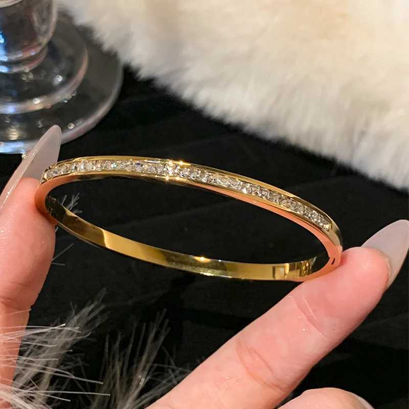 Luxury Bangles Stainless Steel Gold Color Bracelet Sparkling Womens Hand Bracelets Inlaid With Zircon Fashion JewelryW251121