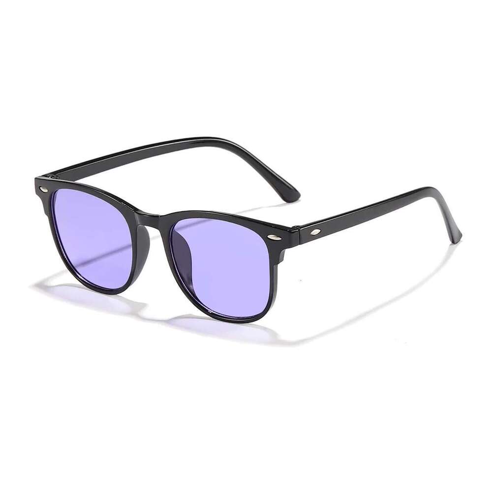 Vintage Metal Rivet Sunglasses women Retro Unisex Classic Outdoor Travel Fashion Eyewear with Gradient Tint