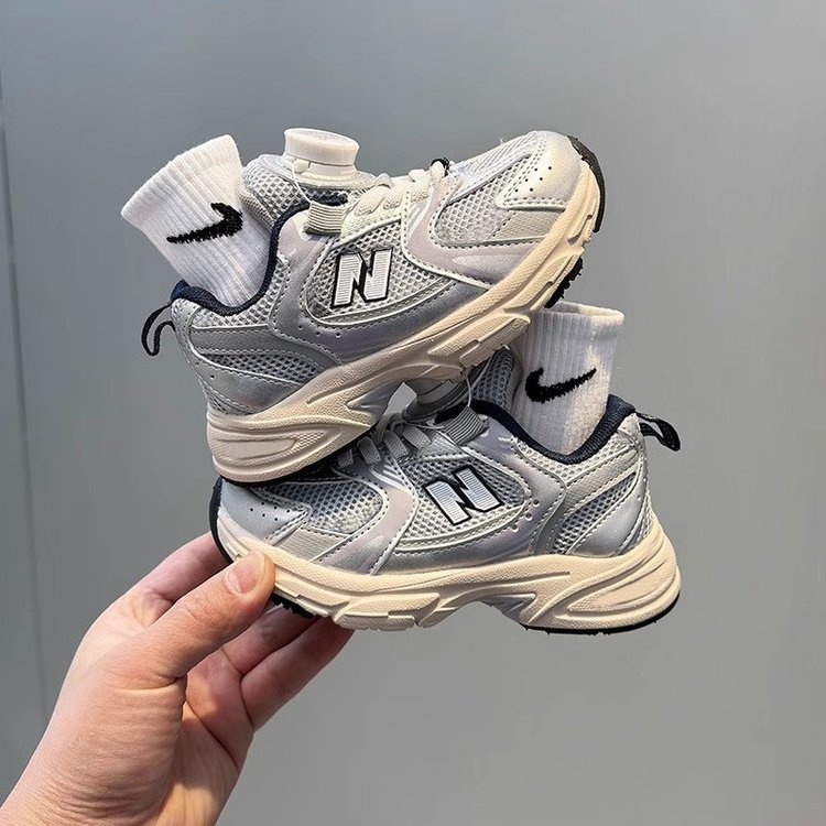 Free shipping for kids designer shoes running shoes beige sliver New Fashion Sport Shoes with Rotating Buckle outdoor sneakers sport shoes