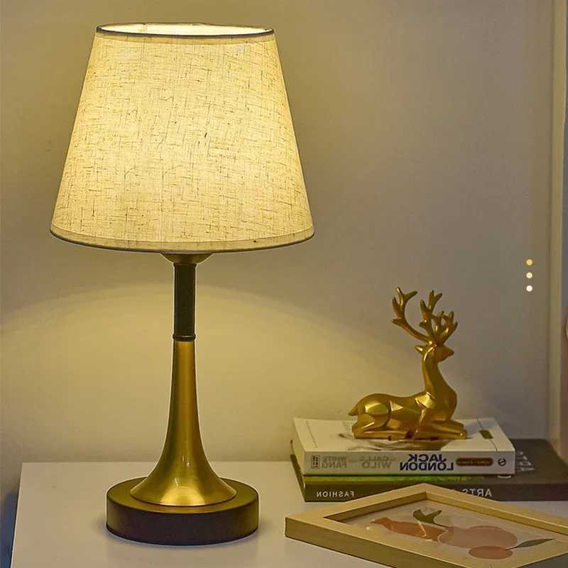 Retro Night Light Bedside Table Lamps Fabric Lampshade Table Light Warm LED Desk Lamp Bedroom Decoration Lighting Fixtures C251121
