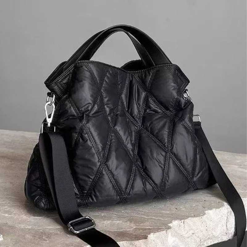 Wens luxury nyl gasket slat bags fiable space cott ladies tote bag simple solid pure casual nyl stuffed handbag Y251121