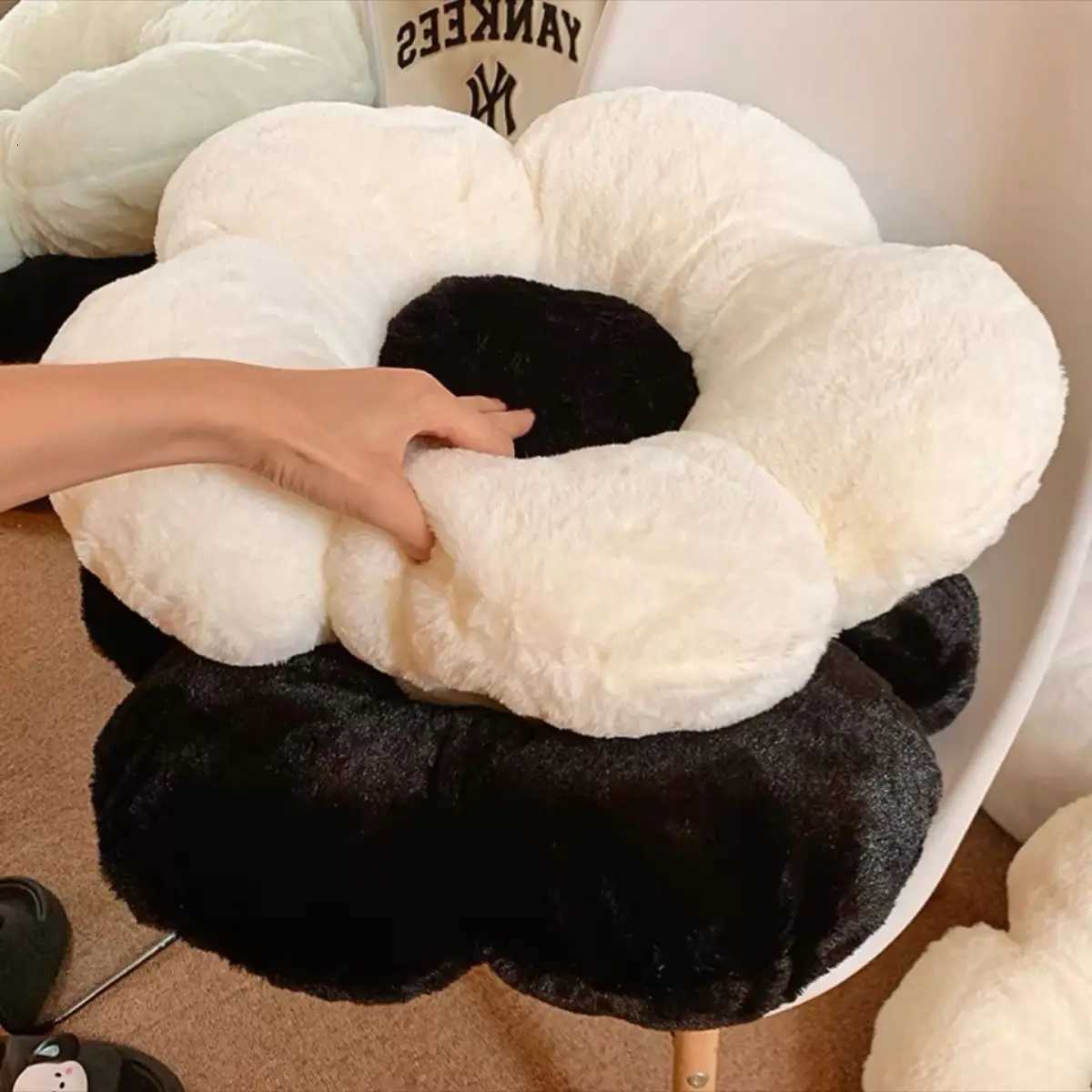 Lovely Daisy Girl Heart Petal Sunflower Back Cushion Sofa Flowers Bay Window Living Room Net Red Light Luxury C251121