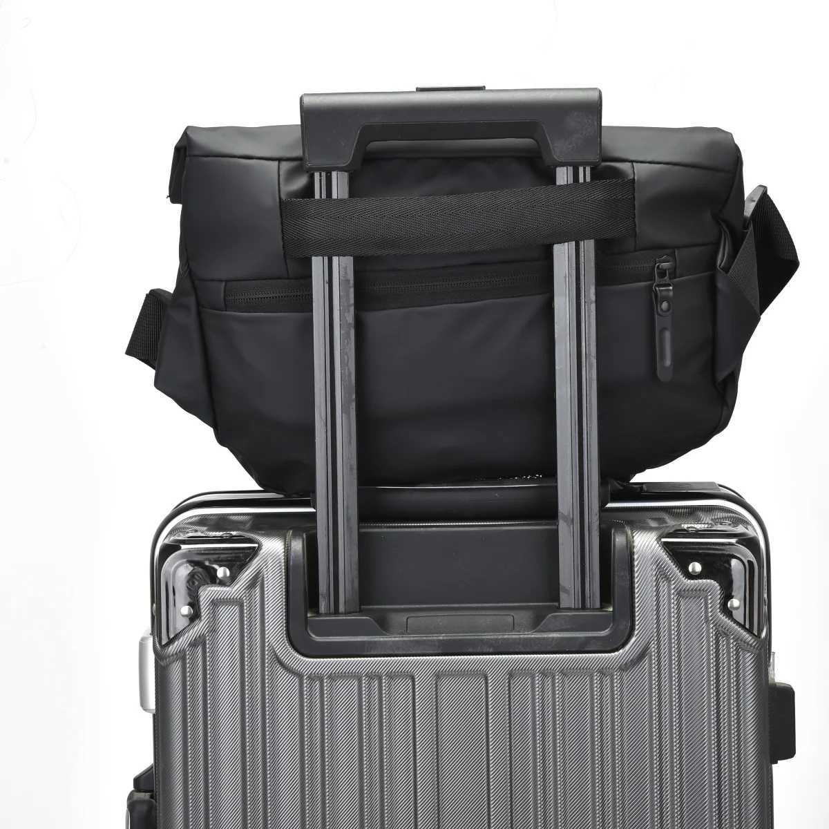 Fashion Suitable for both men and wen ch bag backpack e shoder crossbody waterproof motorcycle backpack outdoor Y251121