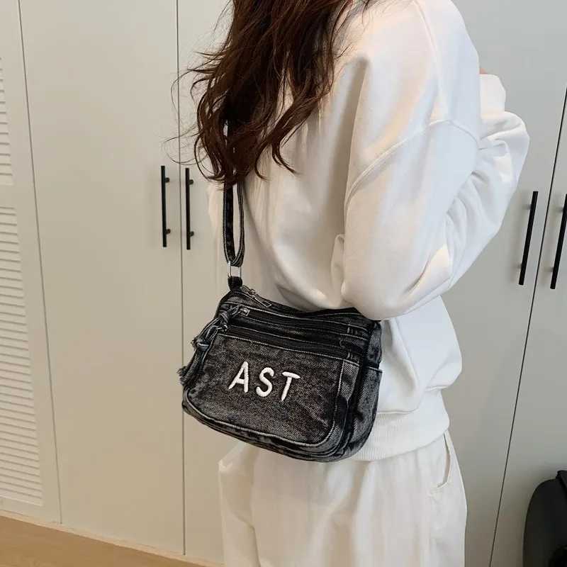 Fashion New Cmuter Versatile Crossbody Bags Heavy Embroidery Denim Shoder Bag Mti Pocket Fi Texture and Simple Square Bag Y251121
