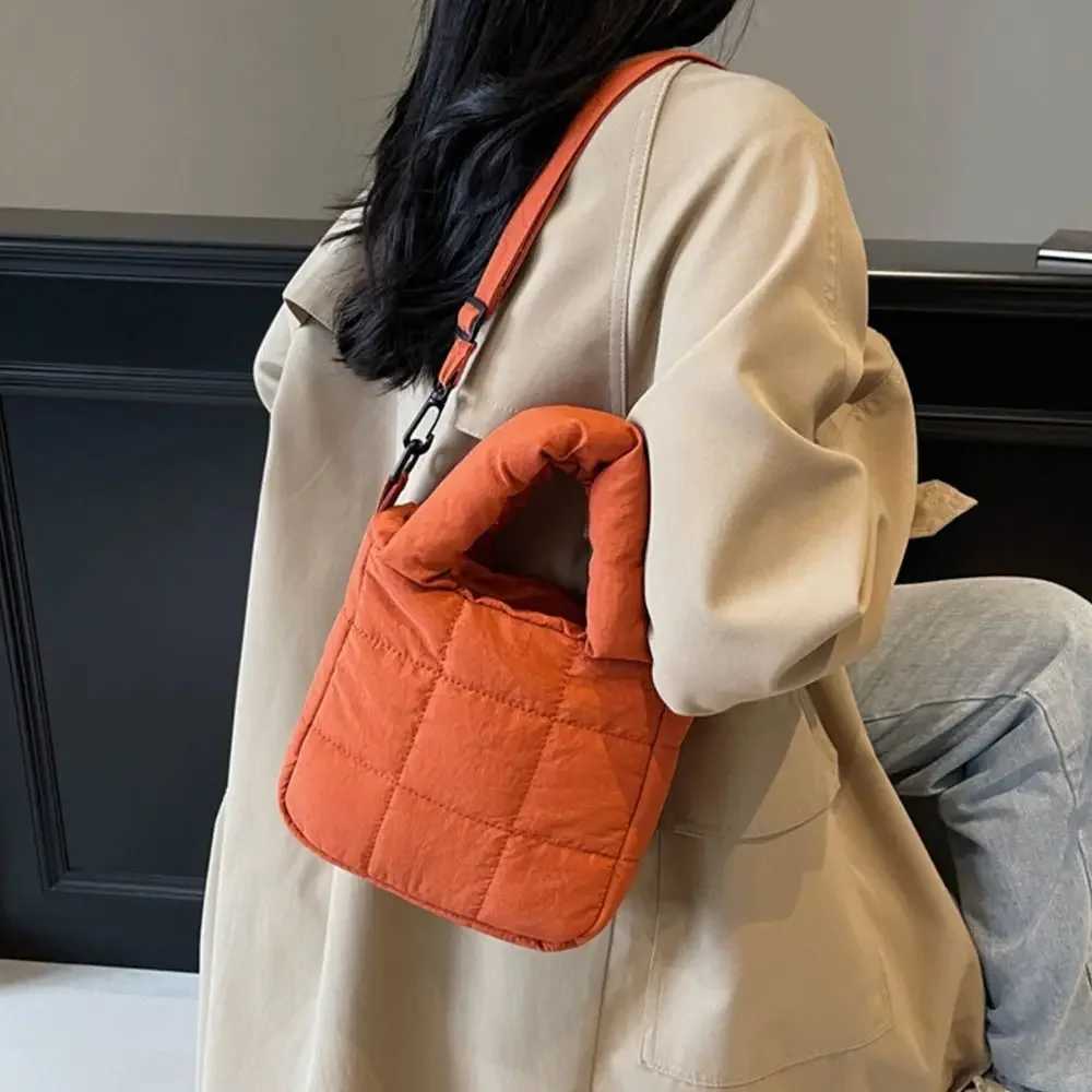 Winter Lightweight Crossbody Bag Thick Cott Shoder Bag with Inner Pocket Pure Nyl Material Top Has A Handle Y251121