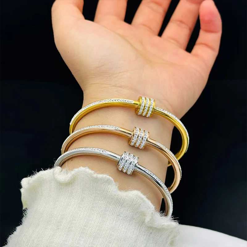 Charming Shiny Crystal Round Bangle For Women Gold/Silver/Rose Gold Color Metal Bracelet Exquisite Korean Style Girls JewelryW251121